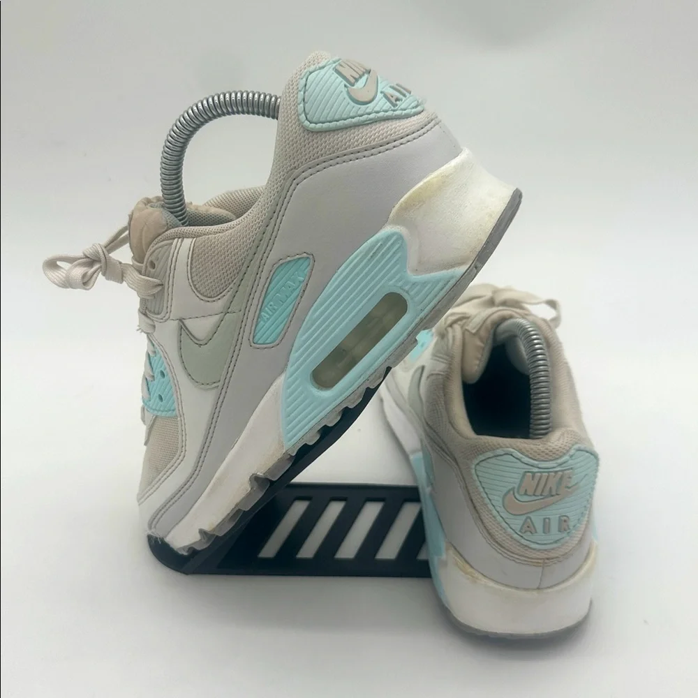 Nike Air Max 90 White Glacier Blue Wolf Grey Light Silver Women's Size 8